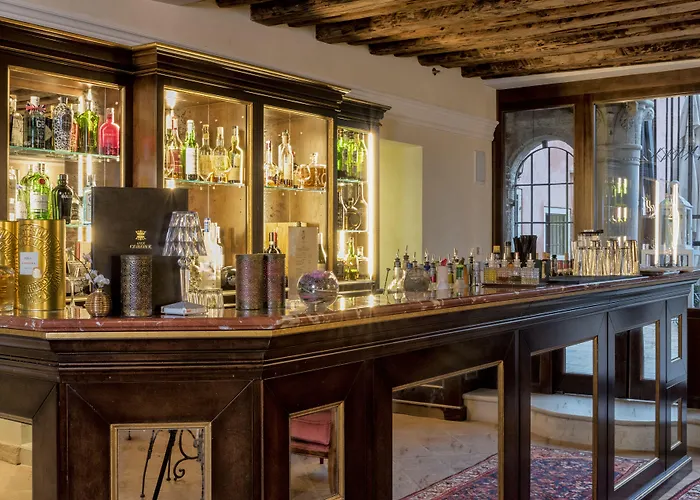 Nani Mocenigo Palace Venedik