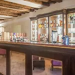 纳尼莫切尼戈宫酒店 5*