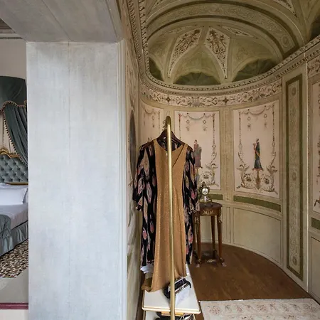 Nani Mocenigo Palace Venedik